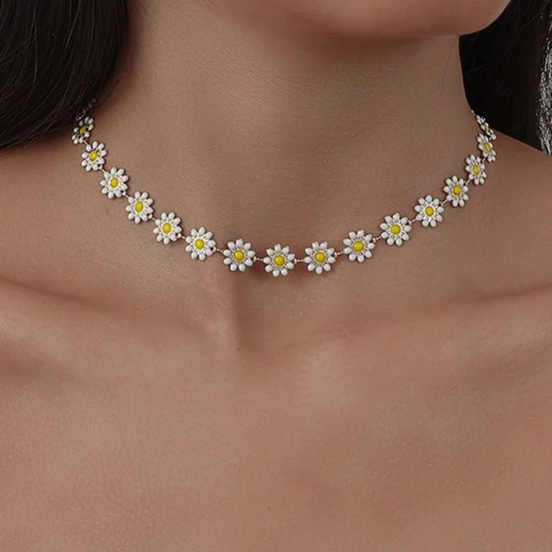 Daisy Choker Necklace - Maka Boho