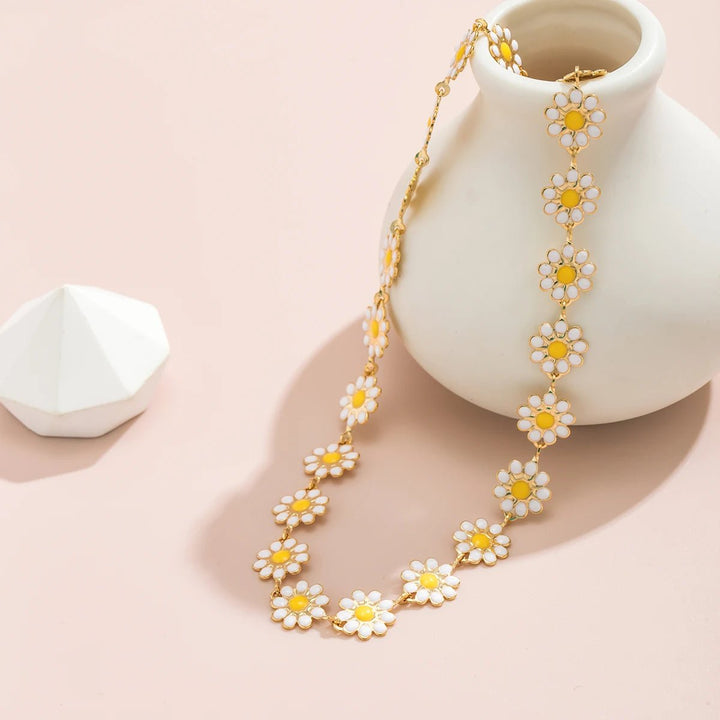 Daisy Choker Necklace - Maka Boho