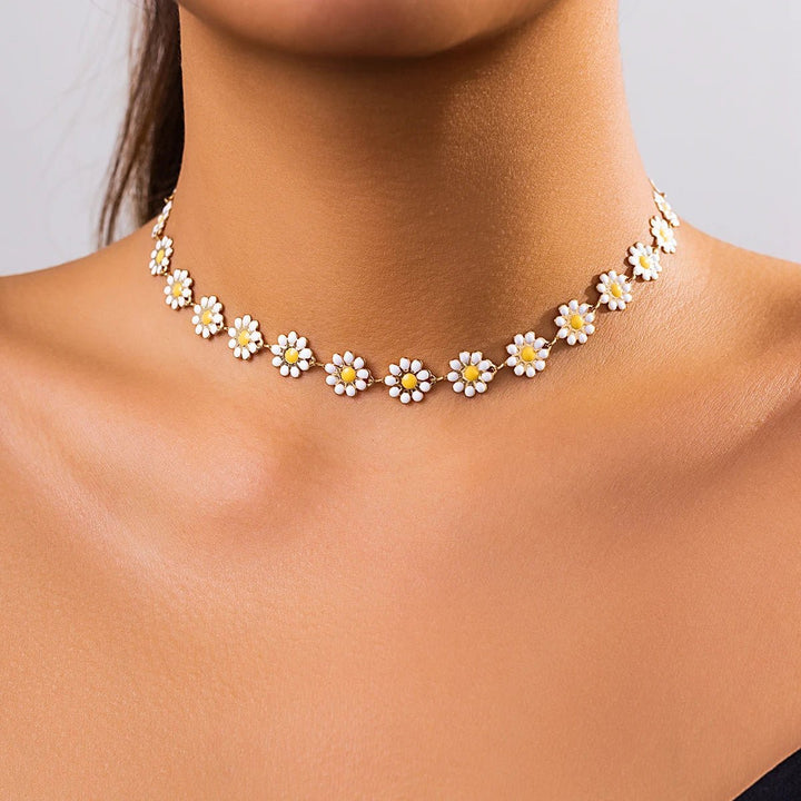 Daisy Choker Necklace - Maka Boho