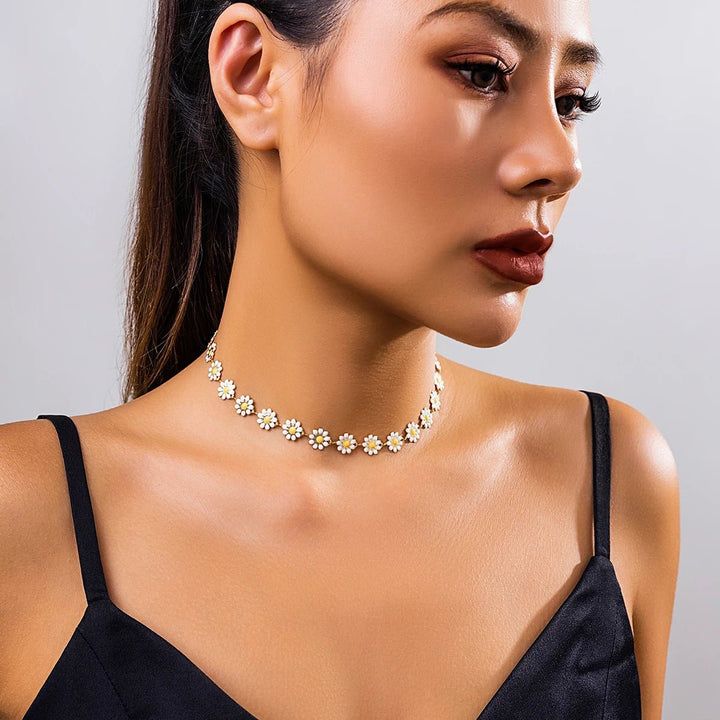 Daisy Choker Necklace - Maka Boho